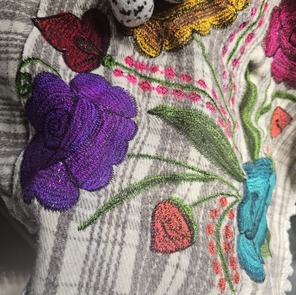 Floral Embroidered Poncho with Patterned Collar - Picture 6 of 8